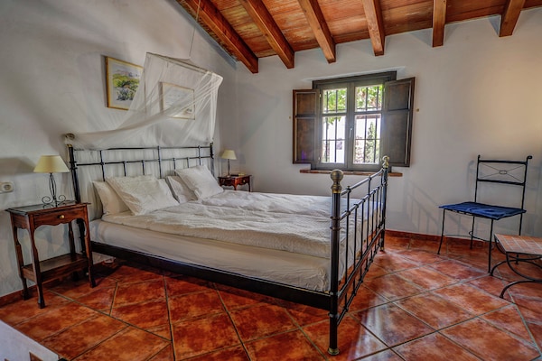 Foto van Vakantiehuis bij El Torcal Villanueva - Vakantiehuis in Antequera - BedRoom
