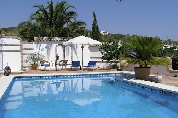 Foto van Vakantiehuis bij El Torcal Villanueva - Vakantiehuis in Antequera - PoolOfHouse