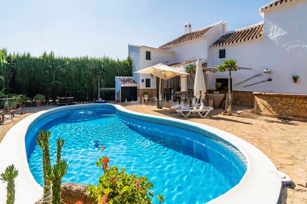 Foto van Vakantiehuis in Archidona met privézwembad - Vakantiehuis in Archidona - ExteriorSummer