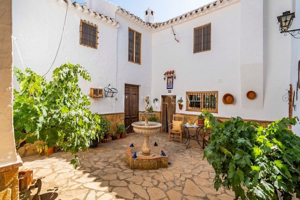 Foto van Vakantiehuis in Archidona met privézwembad - Vakantiehuis in Archidona - ExteriorSummer