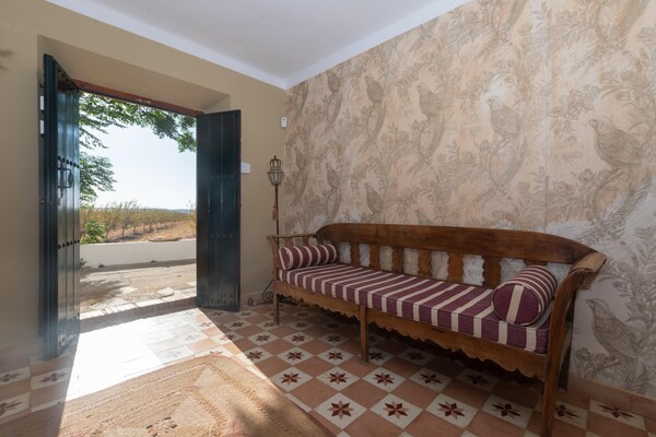 Foto van Boerderij met zwembad in Andalusië - Vakantiehuis in Bobadilla - Antequera - LivingRoom