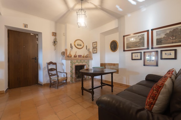 Foto van Boerderij met zwembad in Andalusië - Vakantiehuis in Bobadilla - Antequera - LivingRoom