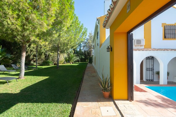 Foto van Boerderij met zwembad in Andalusië - Vakantiehuis in Bobadilla - Antequera - GardenSummer