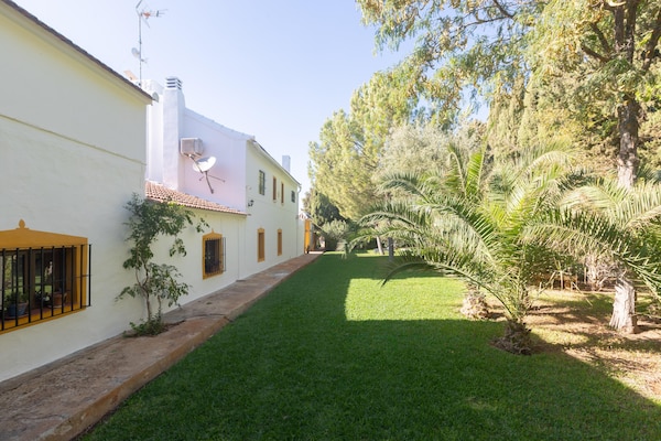 Foto van Boerderij met zwembad in Andalusië - Vakantiehuis in Bobadilla - Antequera - GardenSummer