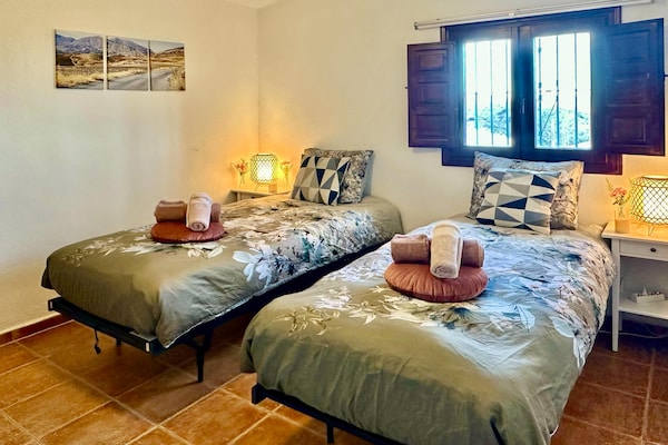 Foto van Villa in Malaga, privézwembad en zeezicht - Vakantiehuis in Cartama - BedRoom