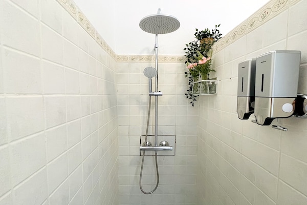 Foto van Villa in Malaga, privézwembad en zeezicht - Vakantiehuis in Cartama - BathRoom