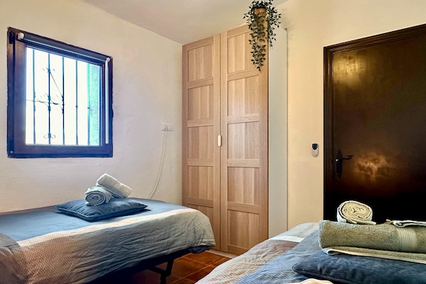 Foto van Villa in Malaga, privézwembad en zeezicht - Vakantiehuis in Cartama - BedRoom