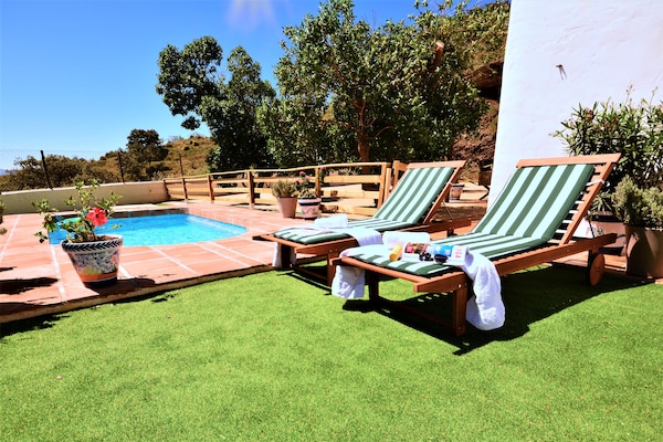 Foto van Villa in Malaga, privézwembad en zeezicht - Vakantiehuis in Cartama - PoolOfHouse