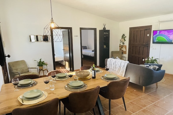 Foto van Villa in Malaga, privézwembad en zeezicht - Vakantiehuis in Cartama - DiningRoom