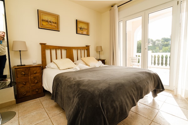 Foto van Villa in Marbella met privézwembad en strand - Vakantiehuis in Marbella - BedRoom