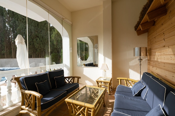 Foto van Villa in Marbella met privézwembad en strand - Vakantiehuis in Marbella - TerraceBalcony
