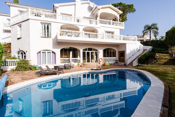 Foto van Villa in Marbella met privézwembad en strand - Vakantiehuis in Marbella - Outdoor