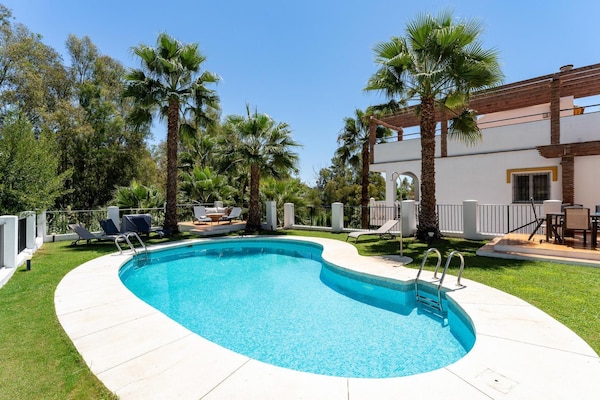 Foto van Faro's Villa Horizonte dichtbij zeestrand - Vakantiehuis in Benalmádena - PoolOfHouse