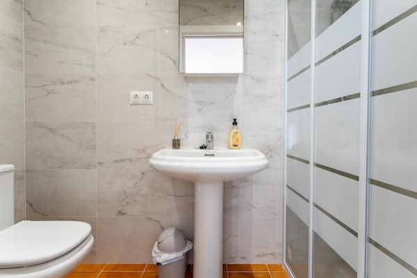 Foto van Faro's Villa Horizonte dichtbij zeestrand - Vakantiehuis in Benalmádena - BathRoom