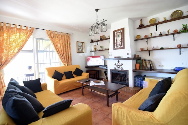 Foto van Villa in Mijas met privézwembad - Vakantiehuis in Mijas - LivingRoom