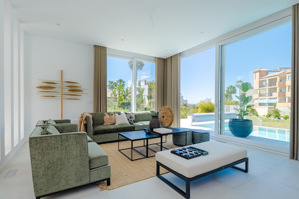 Foto van Luxe villa in Mijas Costa - Vakantiehuis in Mijas Costa - LivingRoom