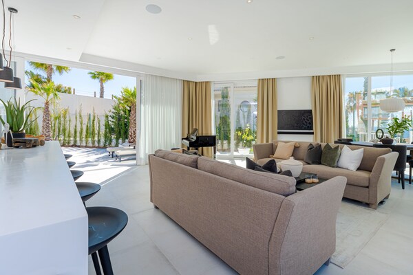 Foto van Luxe villa in Mijas Costa - Vakantiehuis in Mijas Costa - LivingRoom