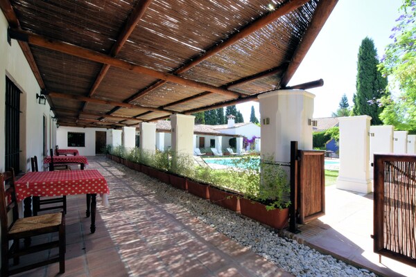 Foto van Villa aan de Costa del Sol, vlakbij het strand - Vakantiehuis in San Pedro de Alcantara - TerraceBalcony