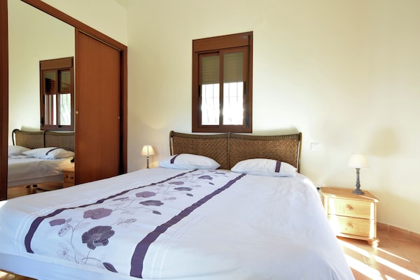 Foto van Zwembadretraite in Arenas - Vakantiehuis in Arenas - BedRoom