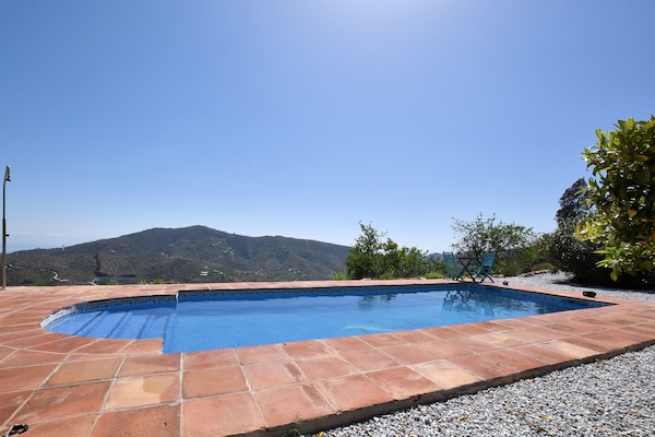 Foto van Villaverblijf met zeezicht - Vakantiehuis in Arenas - PoolOfHouse
