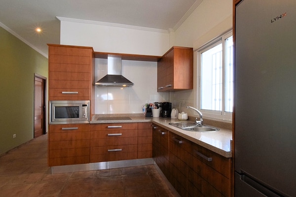 Foto van Villaverblijf met zeezicht - Vakantiehuis in Arenas - Kitchen
