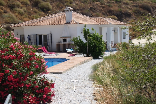 Foto van Villaverblijf met zeezicht - Vakantiehuis in Arenas - ExteriorSummer