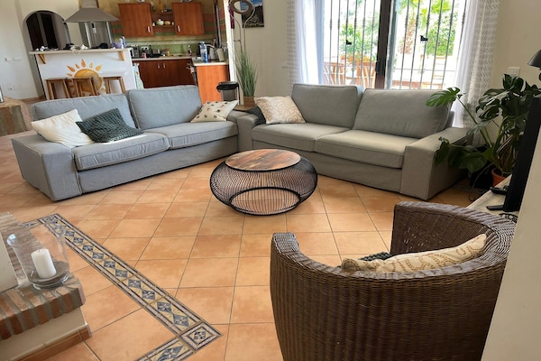 Foto van Villa op de heuvel Torre del Mar - Vakantiehuis in Arenas - LivingRoom