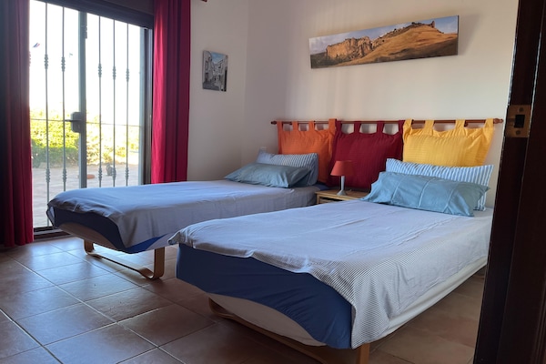 Foto van Villa op de heuvel Torre del Mar - Vakantiehuis in Arenas - BedRoom