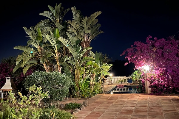 Foto van Villa op de heuvel Torre del Mar - Vakantiehuis in Arenas - GardenSummer