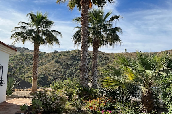 Foto van Villa op de heuvel Torre del Mar - Vakantiehuis in Arenas - ViewSummer