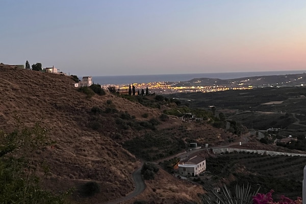 Foto van Villa op de heuvel Torre del Mar - Vakantiehuis in Arenas - AreaSummer5KM