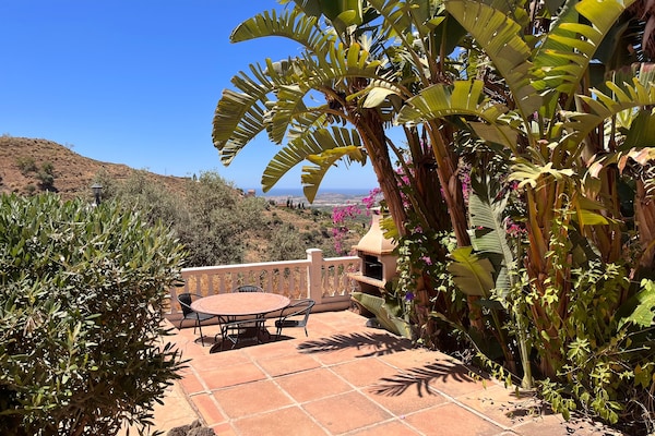 Foto van Villa op de heuvel Torre del Mar - Vakantiehuis in Arenas - GardenSummer