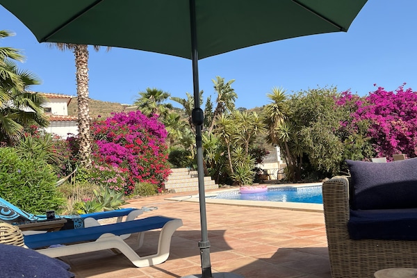 Foto van Villa op de heuvel Torre del Mar - Vakantiehuis in Arenas - PoolOfHouse