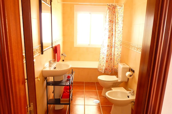 Foto van Vakantiehuis in Canillas bij Strand - Vakantiehuis in Canillas de Aceituno - BathRoom