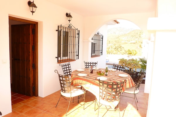 Foto van Vakantiehuis in Canillas bij Strand - Vakantiehuis in Canillas de Aceituno - TerraceBalcony