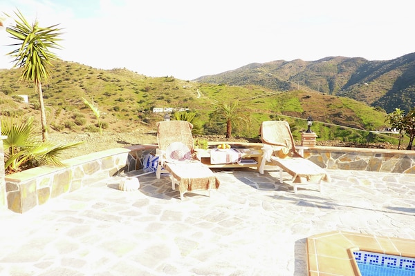 Foto van Vakantiehuis in Canillas bij Strand - Vakantiehuis in Canillas de Aceituno - ViewSummer