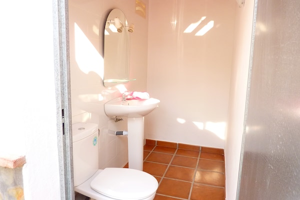 Foto van Vakantiehuis in Canillas bij Strand - Vakantiehuis in Canillas de Aceituno - BathRoom