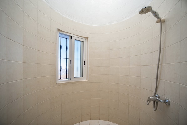 Foto van Villa in Arenas met uitzicht op zee - Vakantiehuis in Arenas - BathRoom