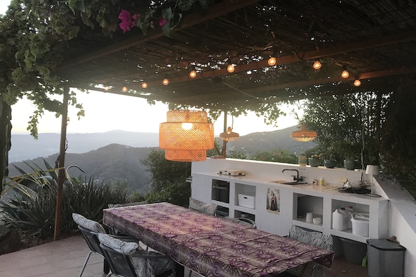 Foto van Villa in Arenas met uitzicht op zee - Vakantiehuis in Arenas - TerraceBalcony
