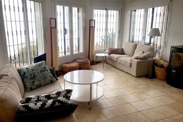 Foto van Villa in Arenas met uitzicht op zee - Vakantiehuis in Arenas - LivingRoom