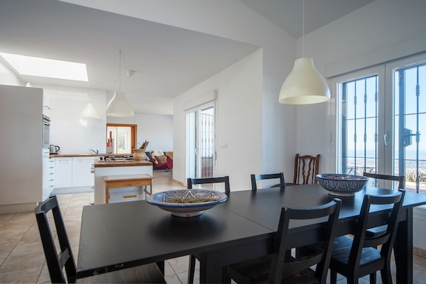 Foto van Villa in Arenas met uitzicht op zee - Vakantiehuis in Arenas - DiningRoom