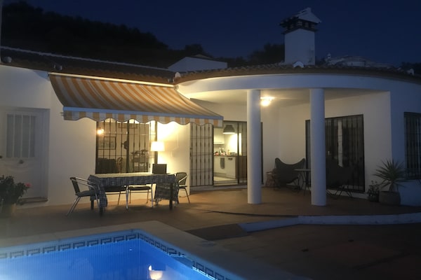 Foto van Villa in Arenas met uitzicht op zee - Vakantiehuis in Arenas - ExteriorSummer