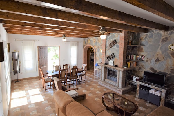 Foto van Villa Mariposa in zonnig Spanje - Vakantiehuis in Arenas - LivingRoom