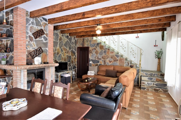 Foto van Villa Mariposa in zonnig Spanje - Vakantiehuis in Arenas - LivingRoom