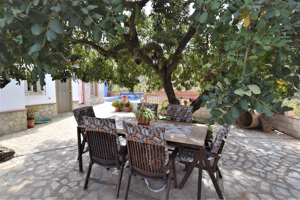 Foto van Villa Mariposa in zonnig Spanje - Vakantiehuis in Arenas - GardenSummer