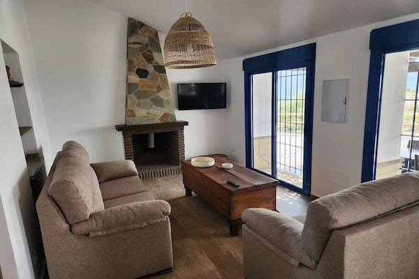 Foto van Villa Gabriel met privézwembad - Vakantiehuis in Canillas de Albaida - LivingRoom