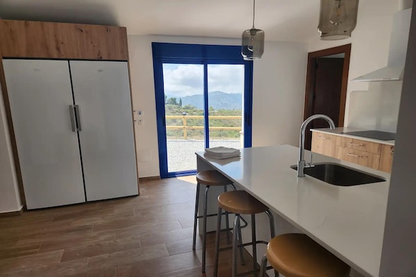Foto van Villa Gabriel met privézwembad - Vakantiehuis in Canillas de Albaida - Kitchen