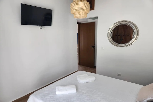 Foto van Villa Gabriel met privézwembad - Vakantiehuis in Canillas de Albaida - BedRoom