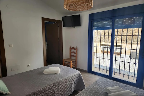Foto van Villa Gabriel met privézwembad - Vakantiehuis in Canillas de Albaida - BedRoom