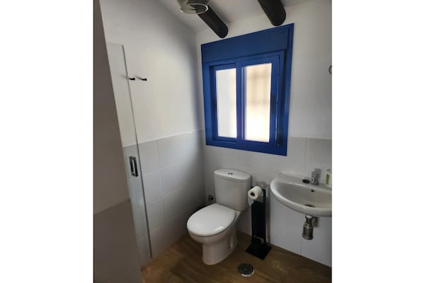 Foto van Villa Gabriel met privézwembad - Vakantiehuis in Canillas de Albaida - BathRoom